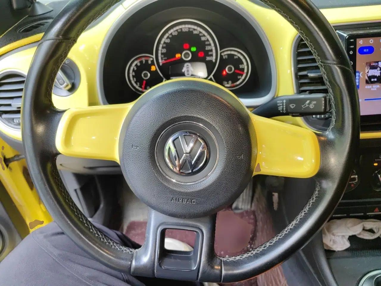 Volkswagen Beetle 2013 1.2TSI Fashion Edition — миниатюра 10