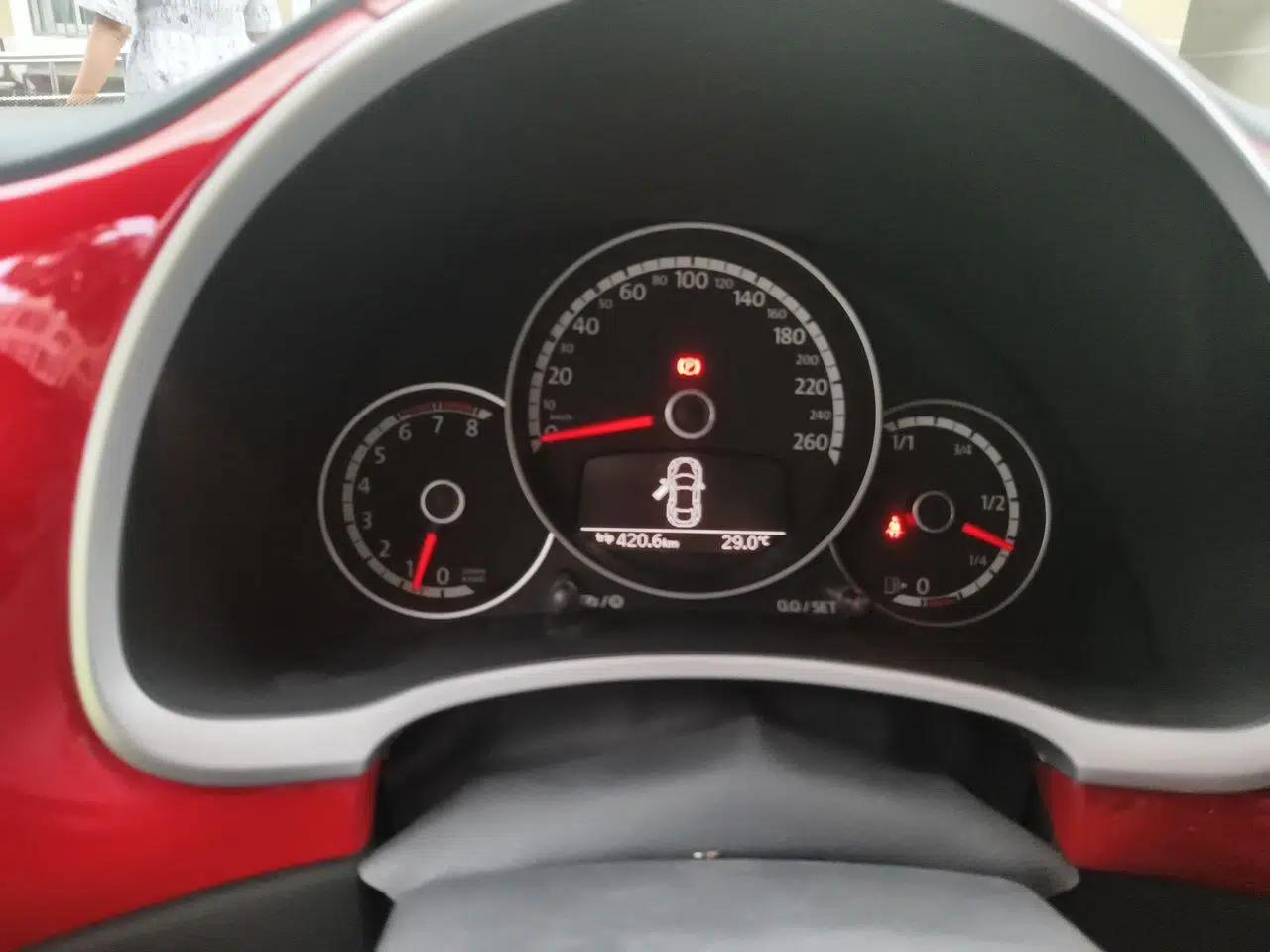 Volkswagen Beetle 2014 1.2TSI Comfort Model — миниатюра 12