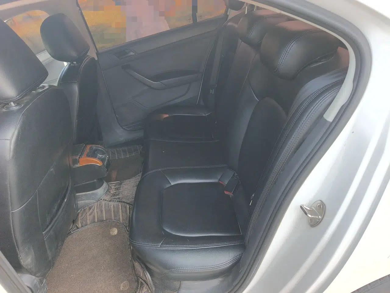 Volkswagen Santana 2016 1.4L Manual Fashion Edition — миниатюра 17