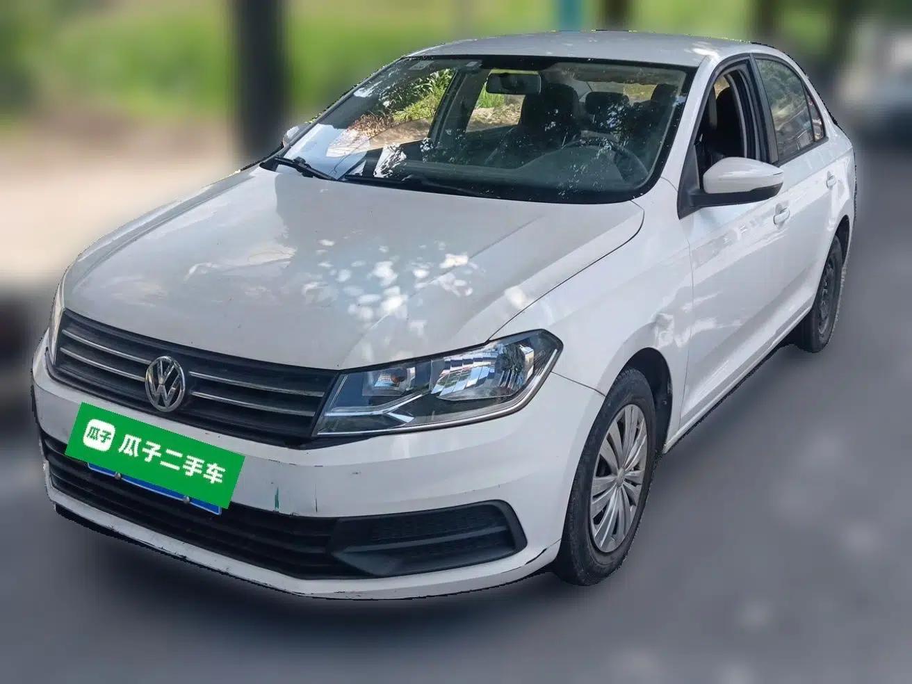 Volkswagen Santana 2016 1.6L Manual Fashion Edition — миниатюра 1