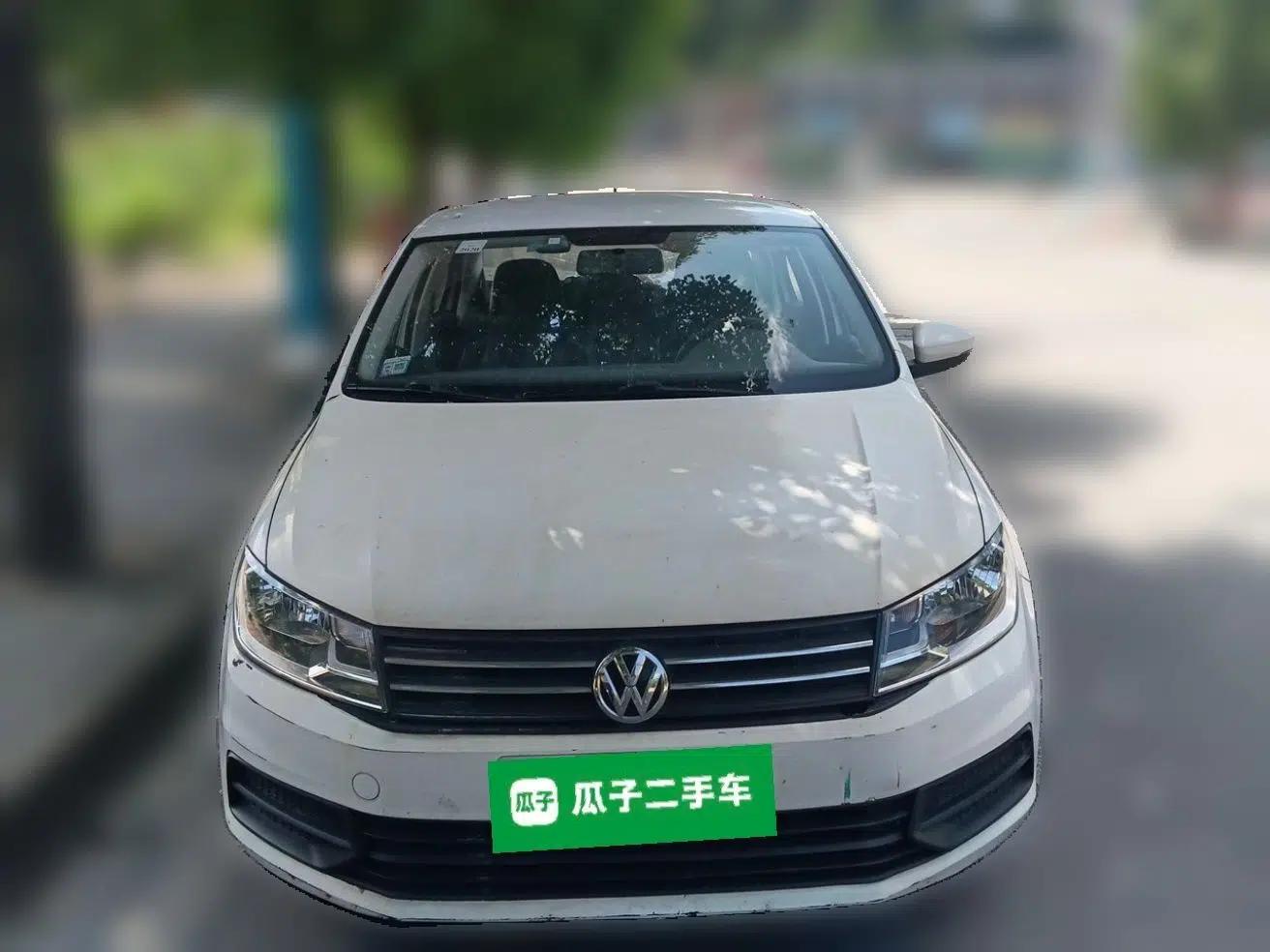 Volkswagen Santana 2016 1.6L Manual Fashion Edition — миниатюра 2
