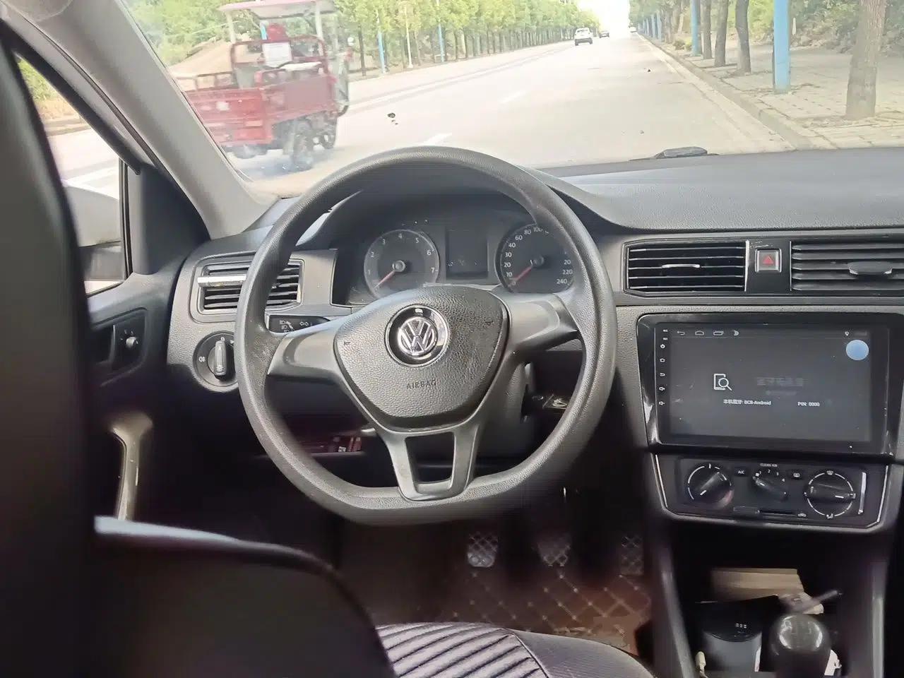 Volkswagen Santana 2016 1.6L Manual Fashion Edition — миниатюра 10