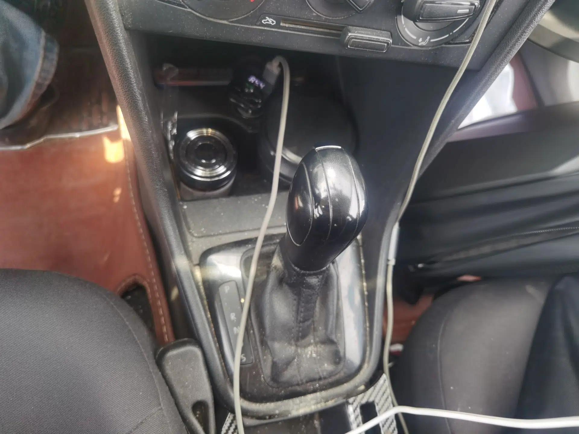 Volkswagen Santana 2013 1.6L Automatic Fashion Edition — миниатюра 14