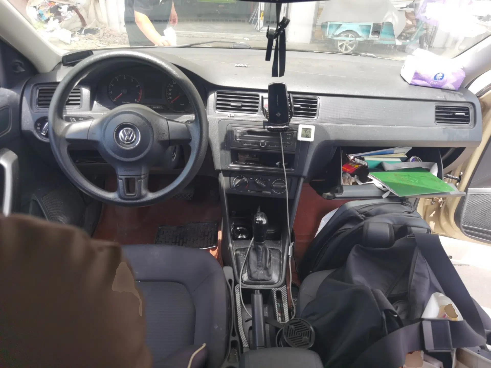 Volkswagen Santana 2013 1.6L Automatic Fashion Edition — миниатюра 9