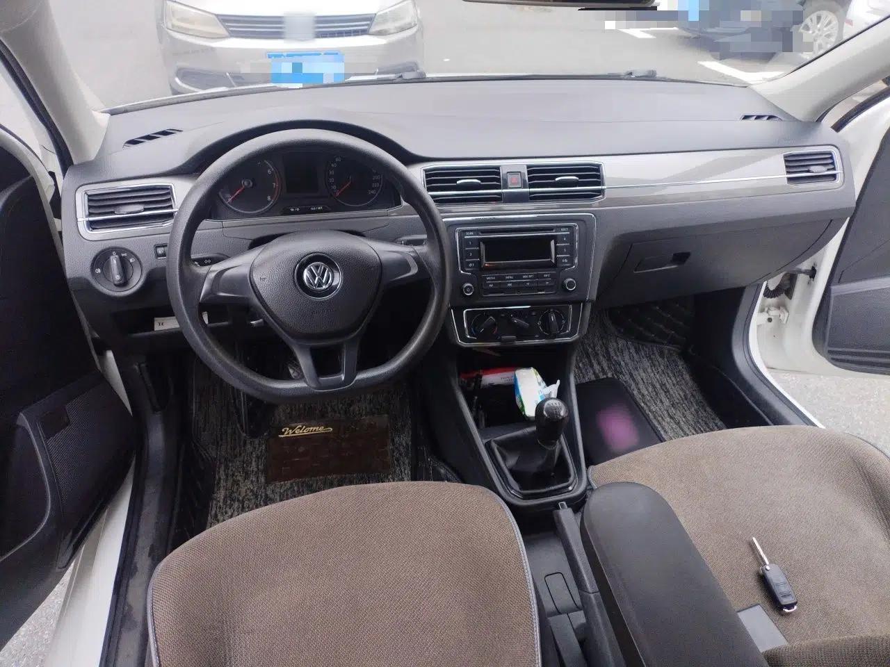 Volkswagen Santana 2017 HaoNa 1.4L Manual Fashion Edition — миниатюра 9