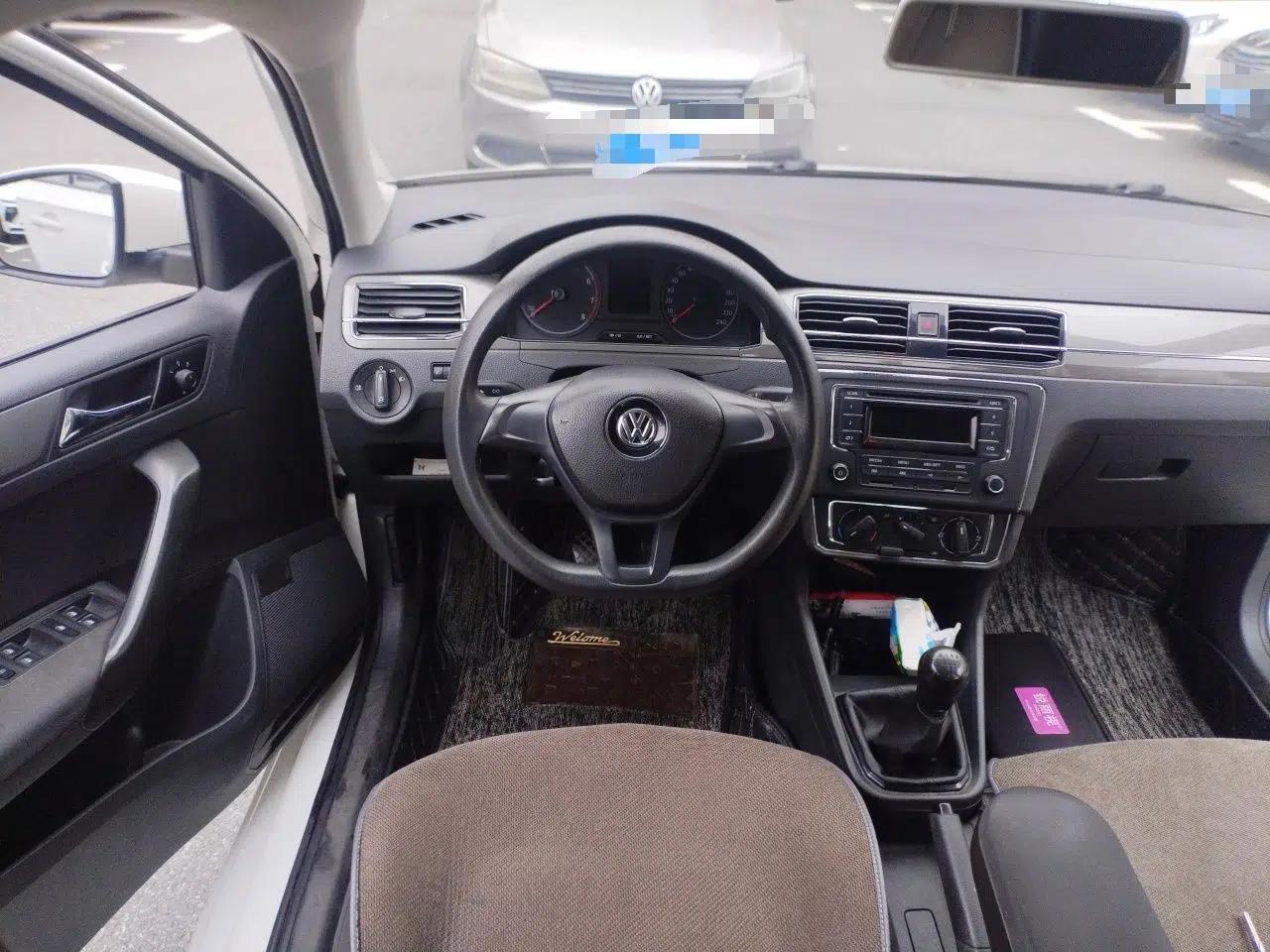 Volkswagen Santana 2017 HaoNa 1.4L Manual Fashion Edition — миниатюра 10
