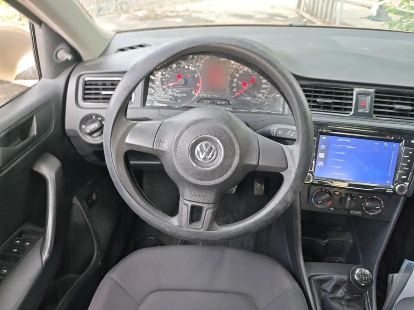 Volkswagen Santana 2015 1.6L Manual Fashion Edition — миниатюра 13