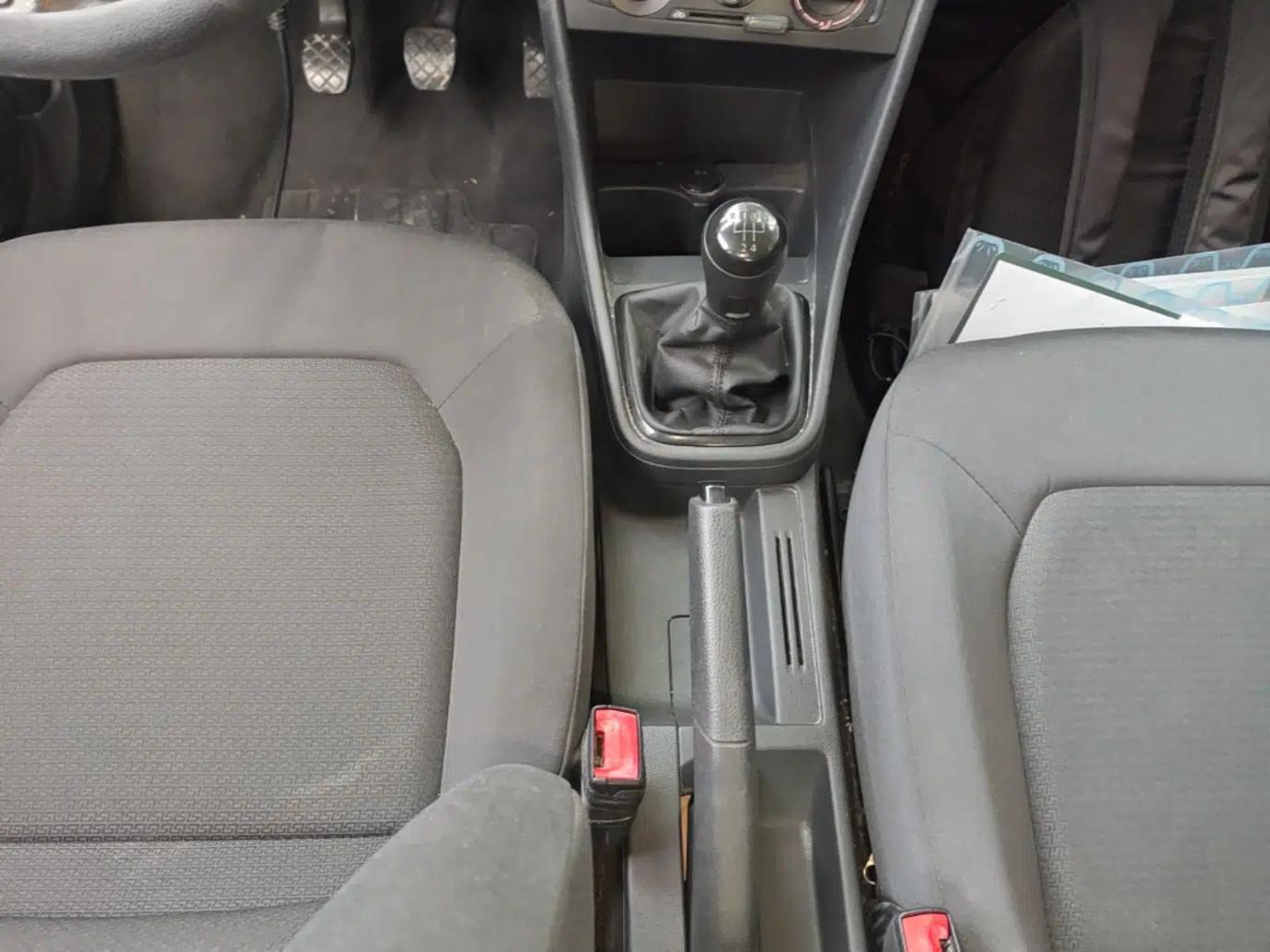 Volkswagen Santana 2015 1.6L Manual Fashion Edition — миниатюра 16