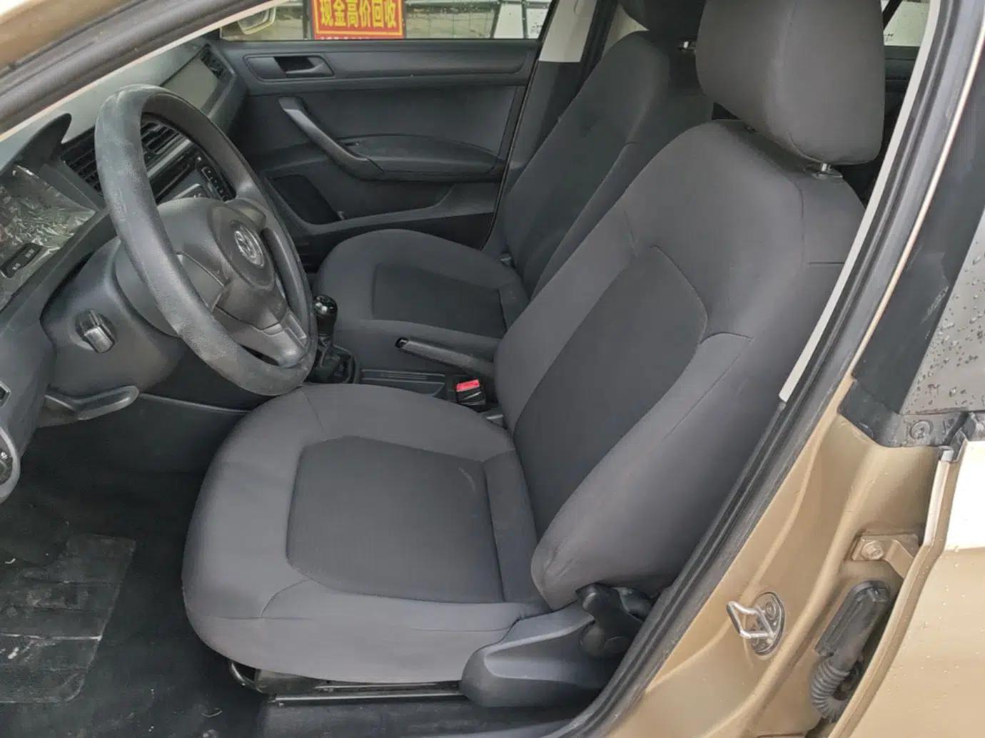 Volkswagen Santana 2015 1.6L Manual Fashion Edition — миниатюра 17