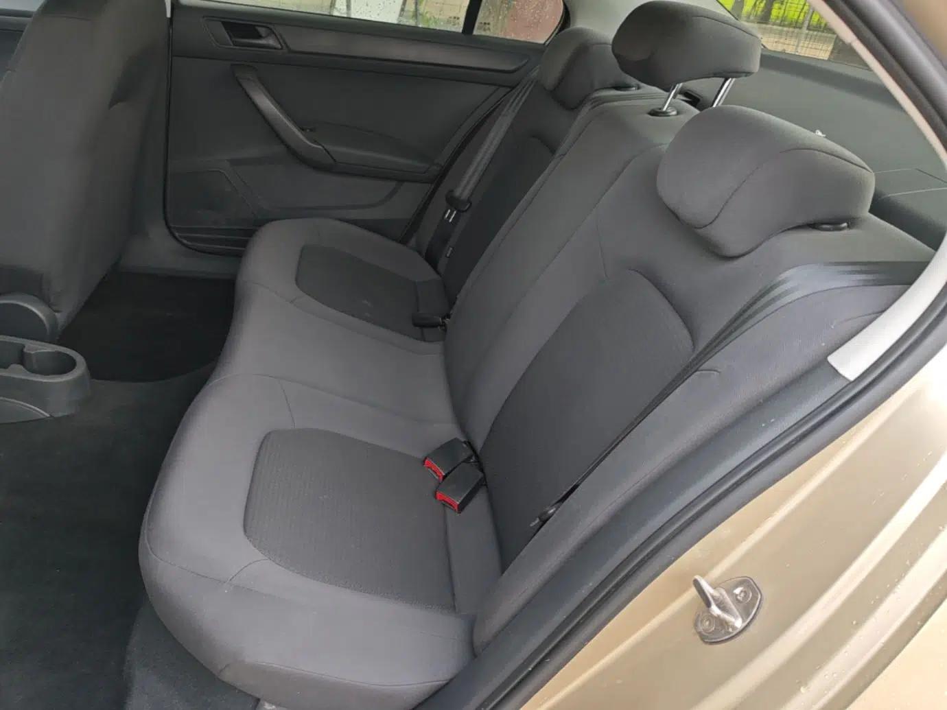 Volkswagen Santana 2015 1.6L Manual Fashion Edition — миниатюра 20