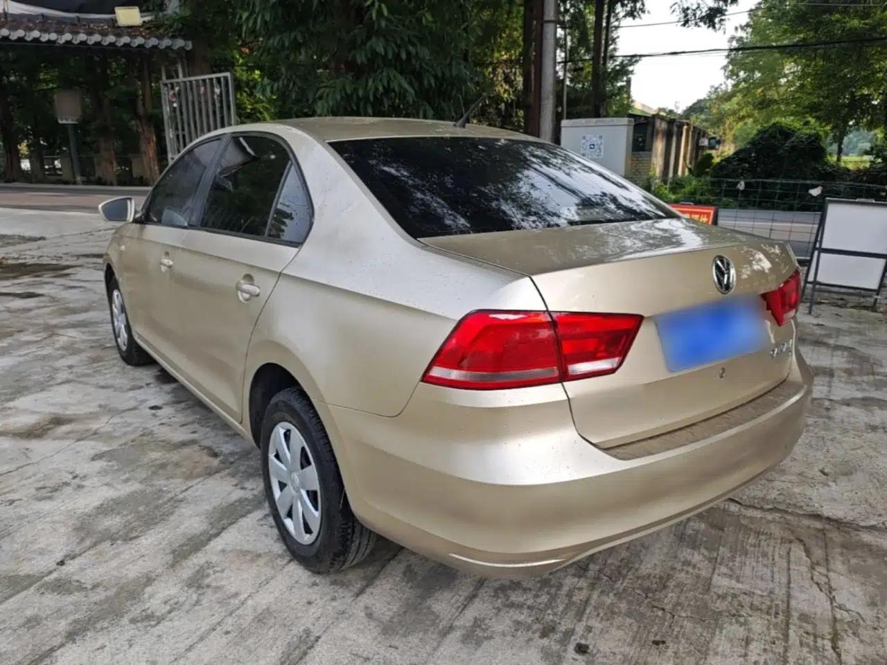 Volkswagen Santana 2015 1.6L Manual Fashion Edition — миниатюра 4