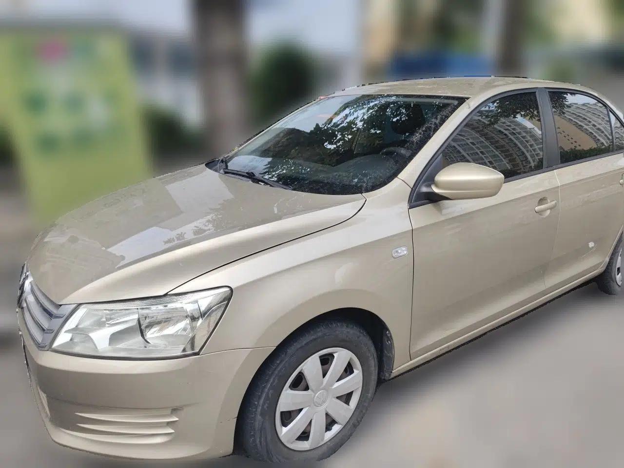 Volkswagen Santana 2013 1.6L Automatic Fashion Edition — миниатюра 1