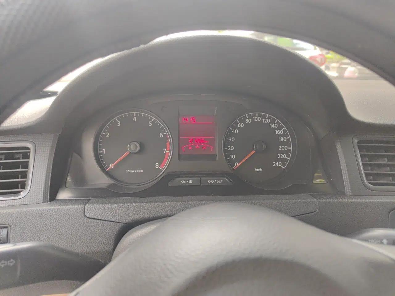 Volkswagen Santana 2013 1.6L Automatic Fashion Edition — миниатюра 11
