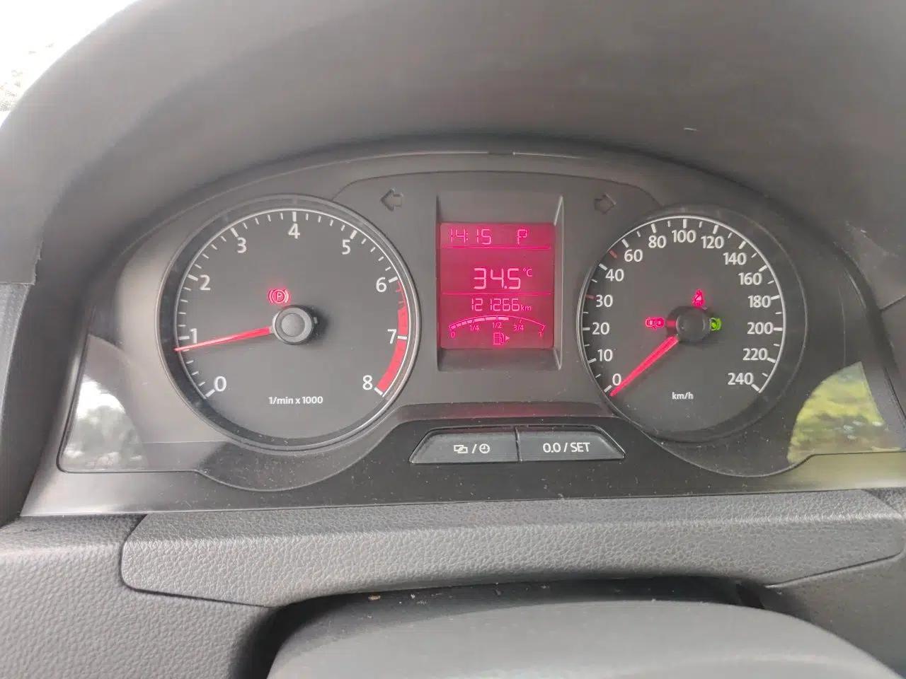 Volkswagen Santana 2013 1.6L Automatic Fashion Edition — миниатюра 12
