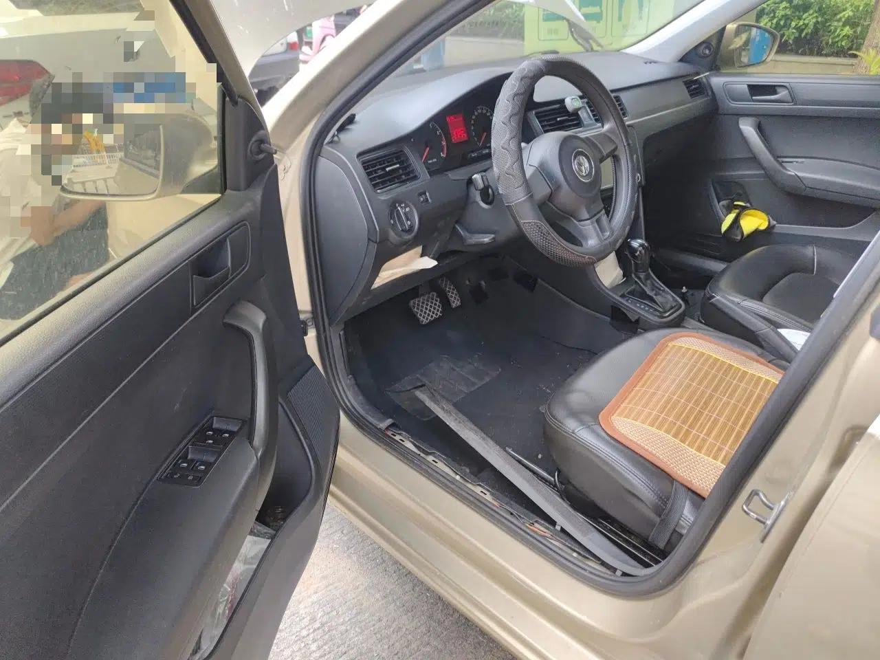 Volkswagen Santana 2013 1.6L Automatic Fashion Edition — миниатюра 16