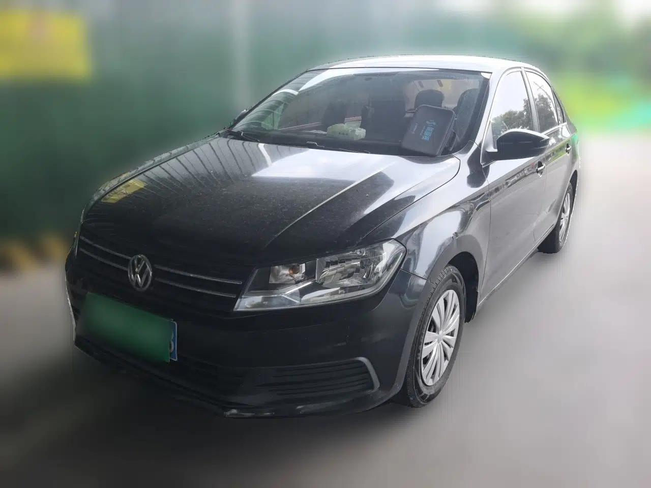 Volkswagen Santana 2016 1.4L Manual Fashion Edition — миниатюра 1