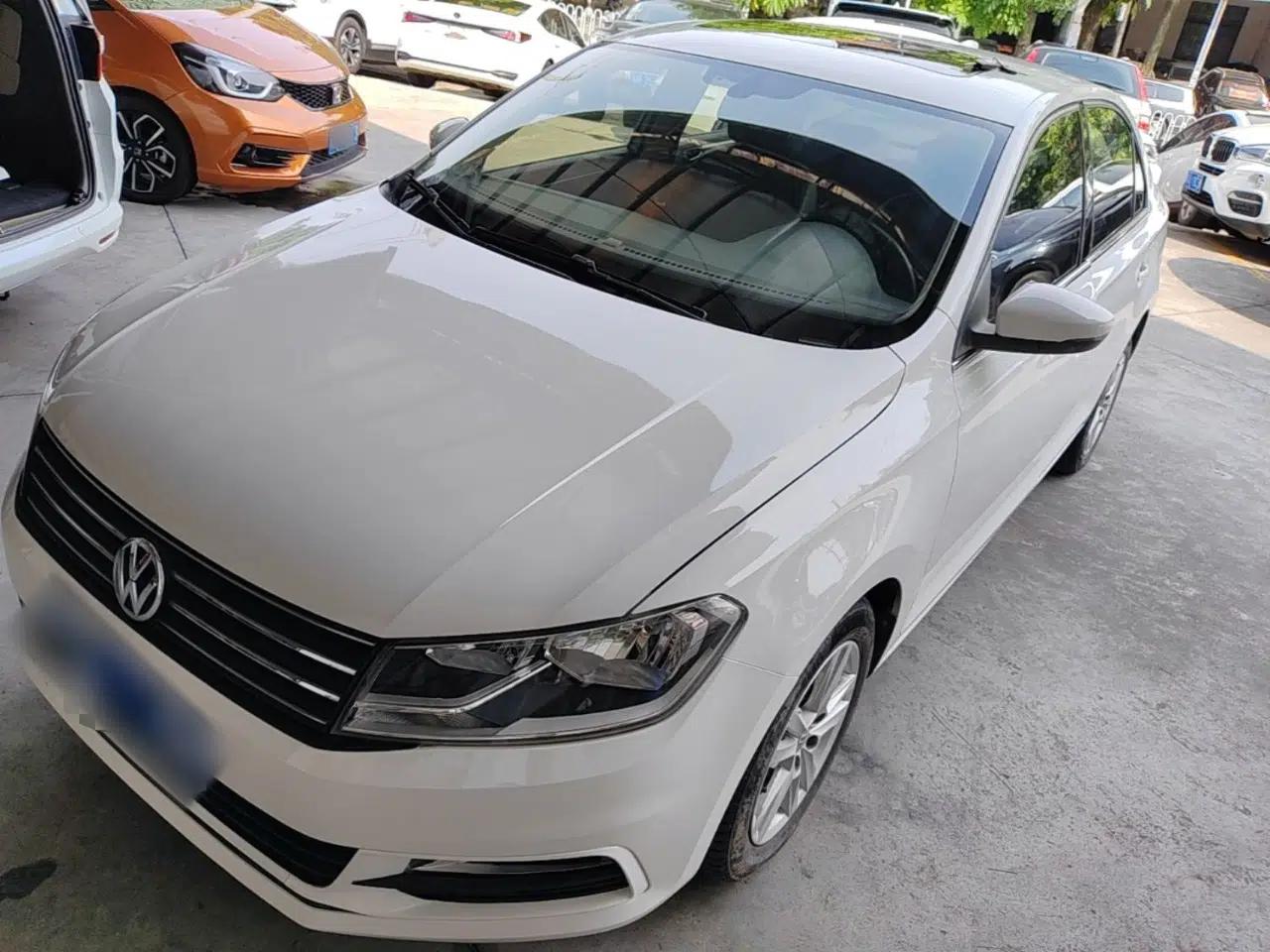 Volkswagen Santana 2016 1.6L Automatic Comfort Edition — миниатюра 1