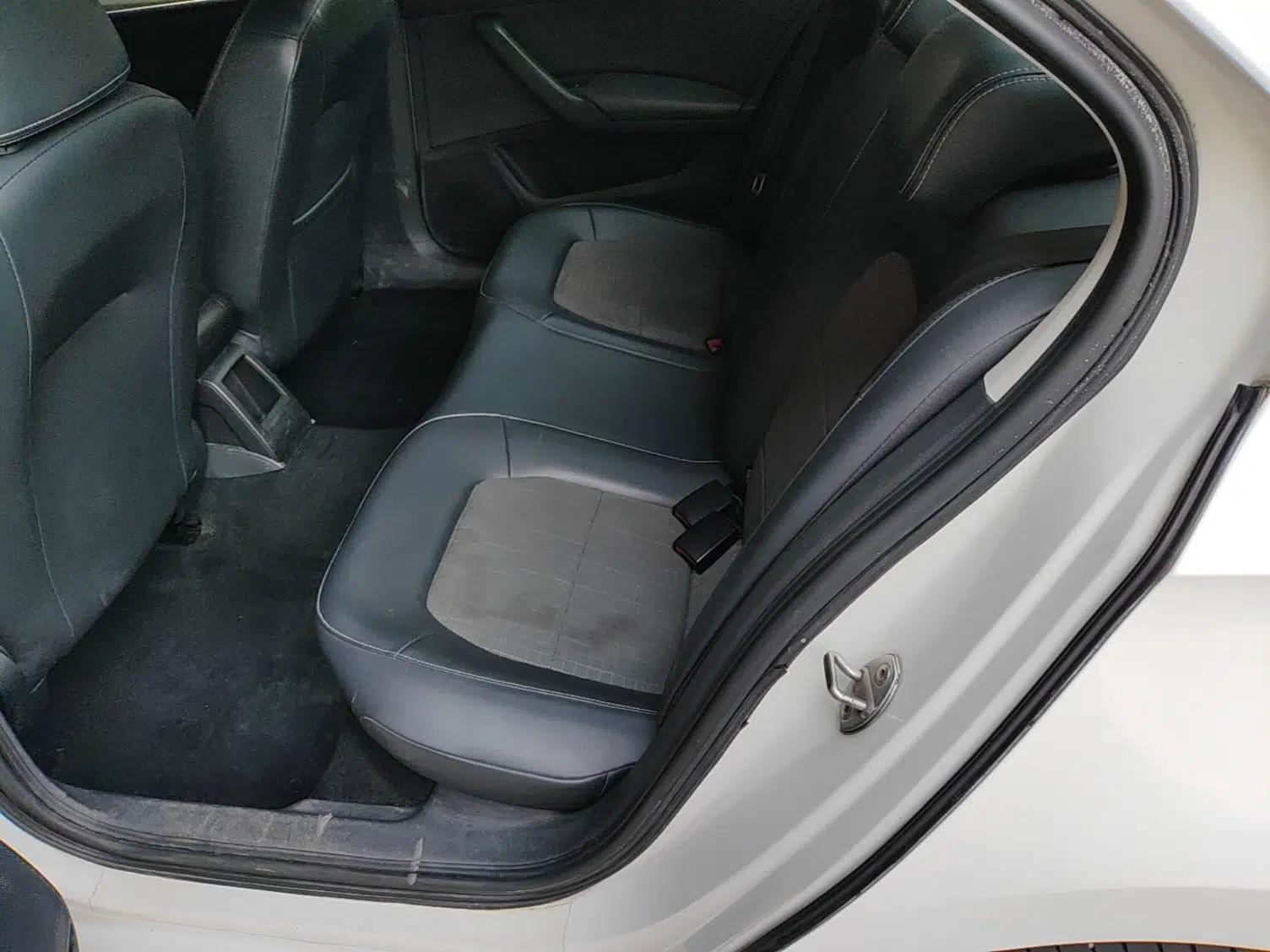 Volkswagen Santana 2016 1.6L Automatic Comfort Edition — миниатюра 20