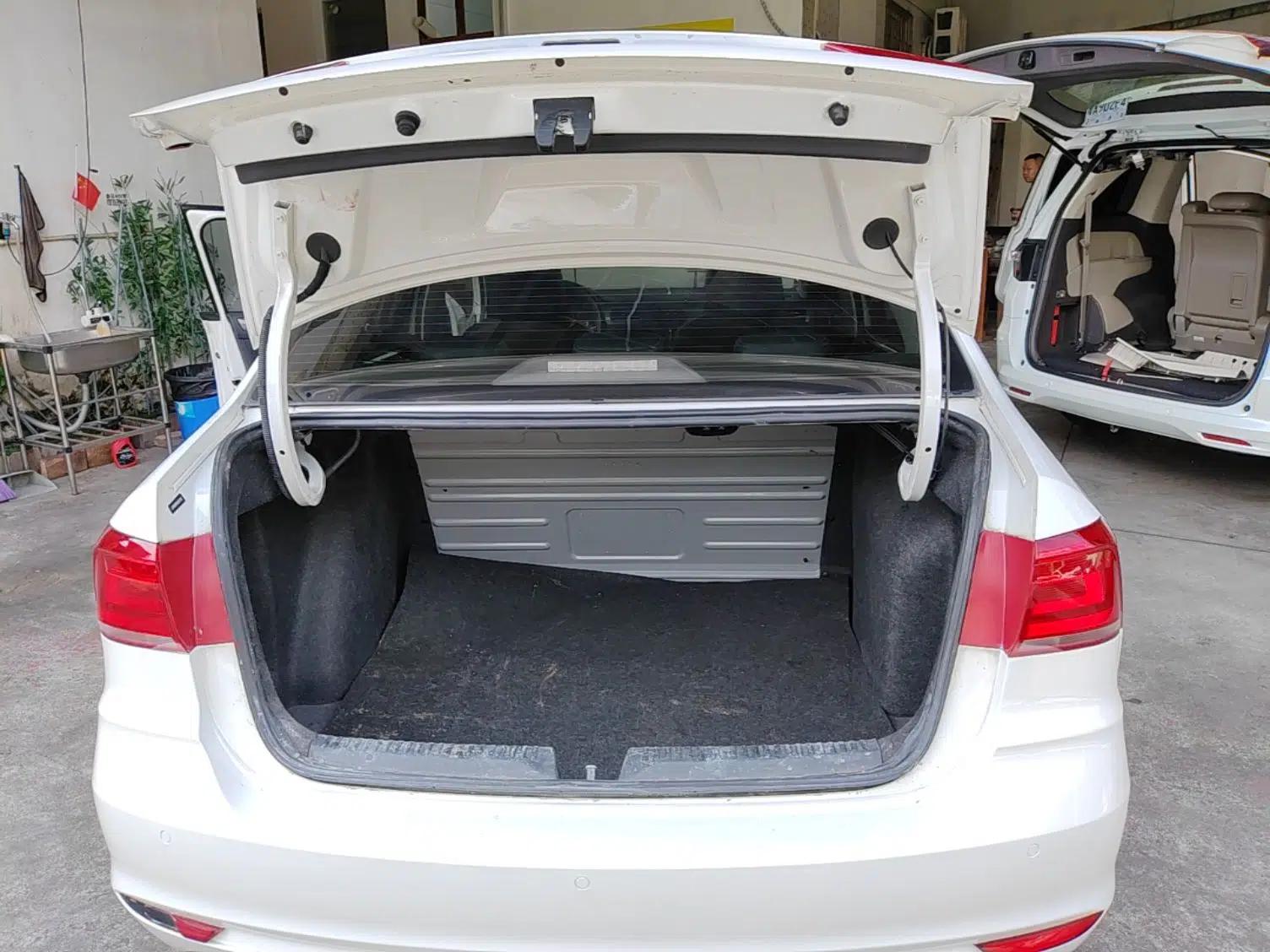 Volkswagen Santana 2016 1.6L Automatic Comfort Edition — миниатюра 22