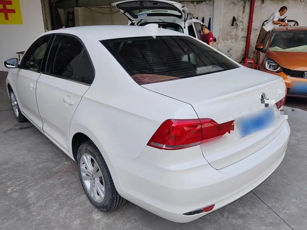 Volkswagen Santana 2016 1.6L Automatic Comfort Edition — миниатюра 4