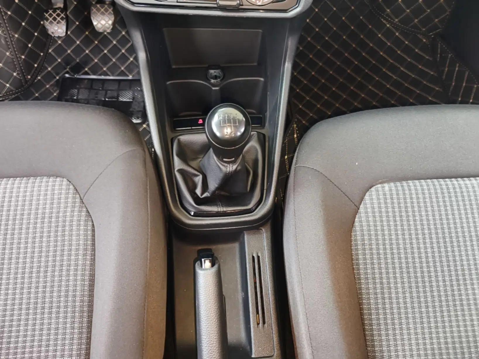 Volkswagen Santana 2019 1.5L Manual Fashion Edition China VI Standard — миниатюра 16