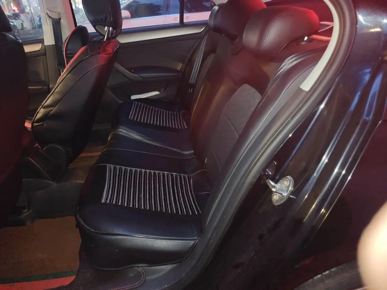 Volkswagen Santana 2016 1.6L Manual Comfort Edition — миниатюра 17