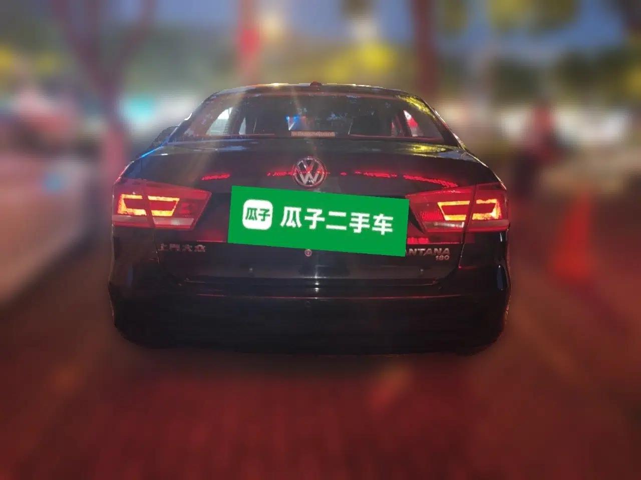 Volkswagen Santana 2016 1.6L Manual Comfort Edition — миниатюра 5