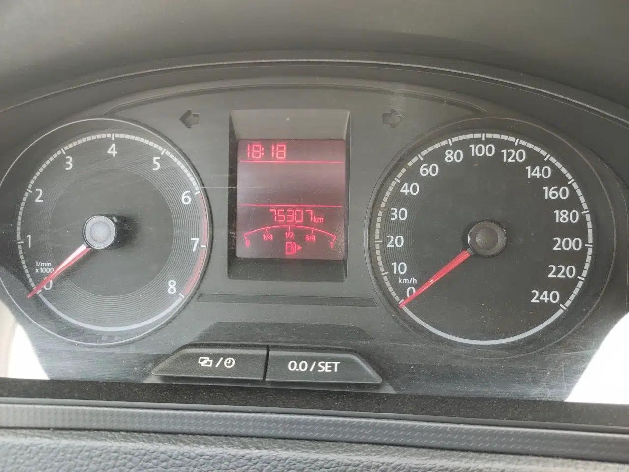 Volkswagen Santana 2021 1.5L Automatic Fashion Edition — миниатюра 12