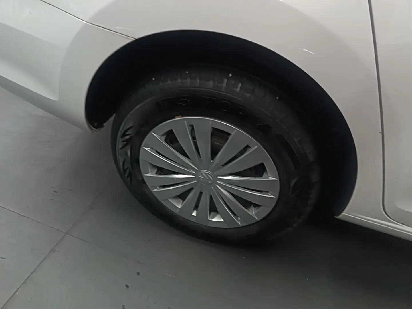 Volkswagen Santana 2021 1.5L Automatic Fashion Edition — миниатюра 11