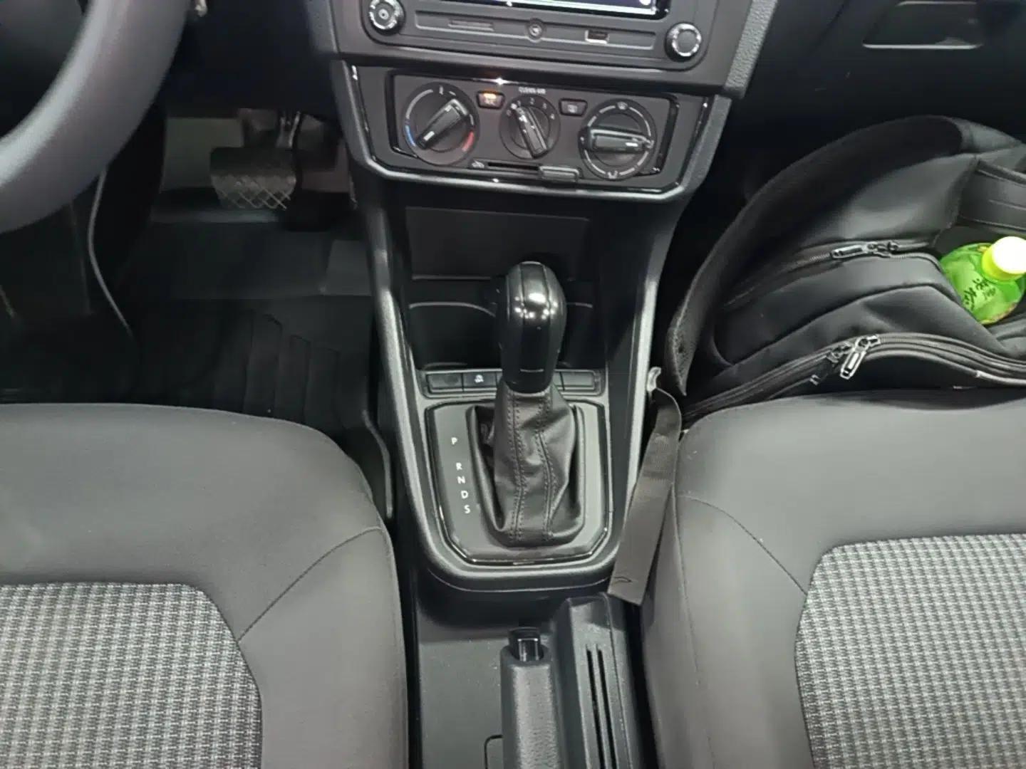 Volkswagen Santana 2021 1.5L Automatic Fashion Edition — миниатюра 21