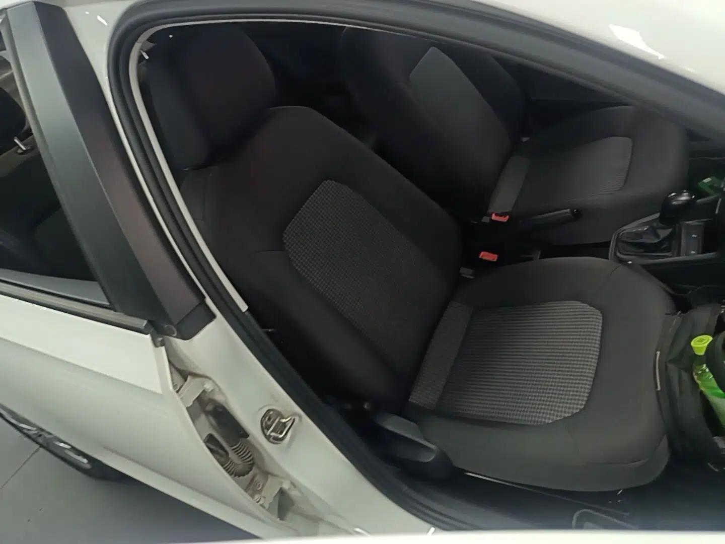 Volkswagen Santana 2021 1.5L Automatic Fashion Edition — миниатюра 24