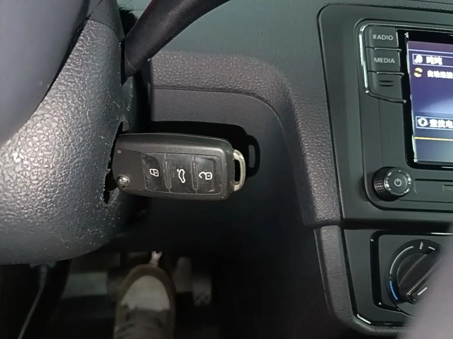 Volkswagen Santana 2021 1.5L Automatic Fashion Edition — миниатюра 28