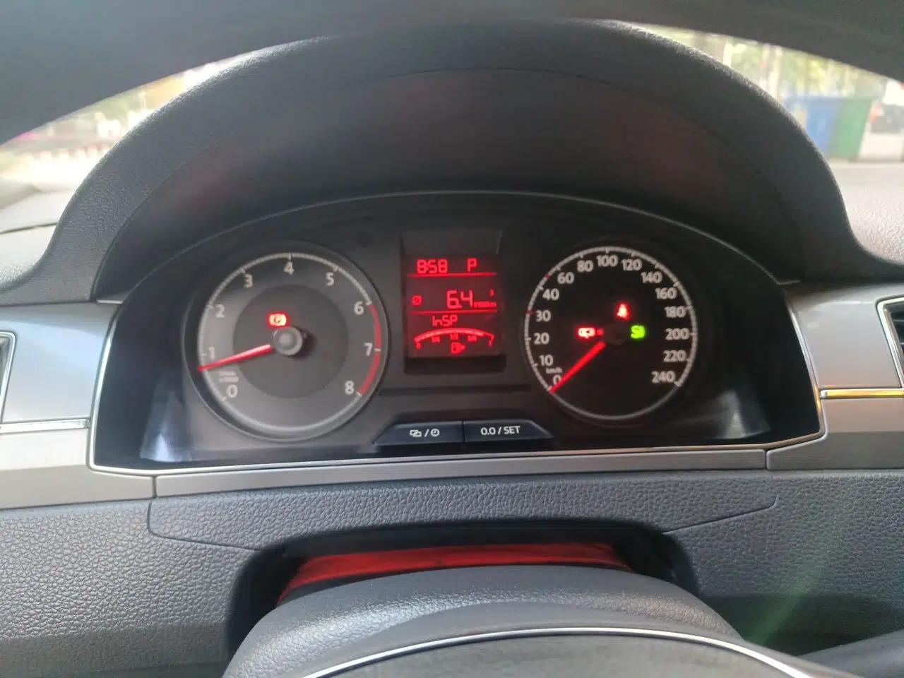 Volkswagen Santana 2016 1.6L Automatic Comfort Edition — миниатюра 11