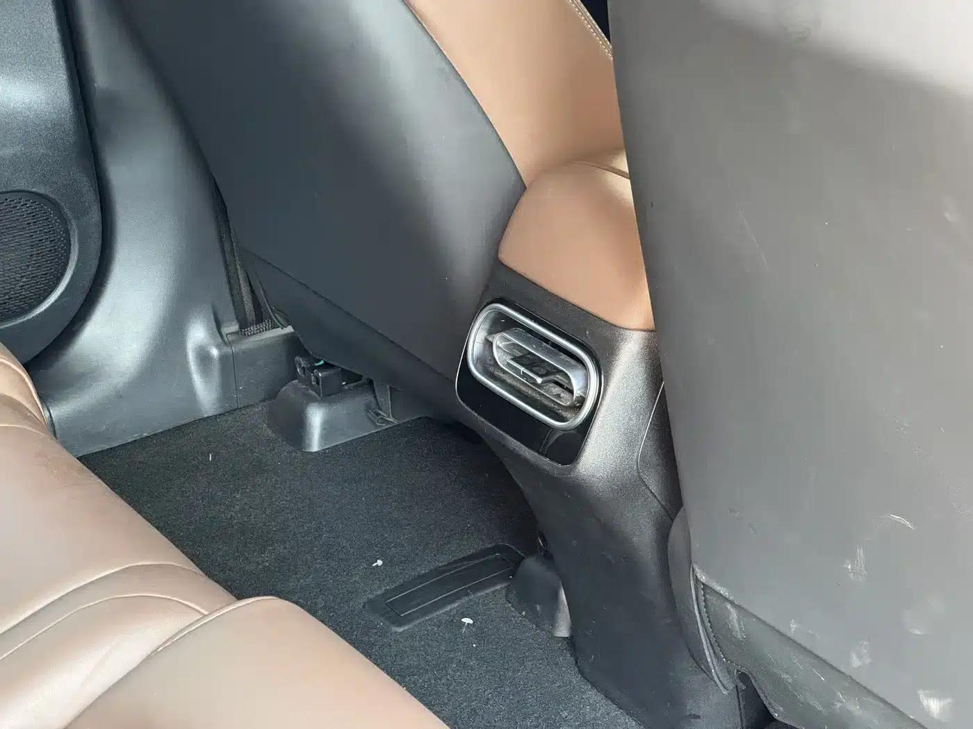Leapmotor C11 2023 Range Extended Comfort Edition — миниатюра 19
