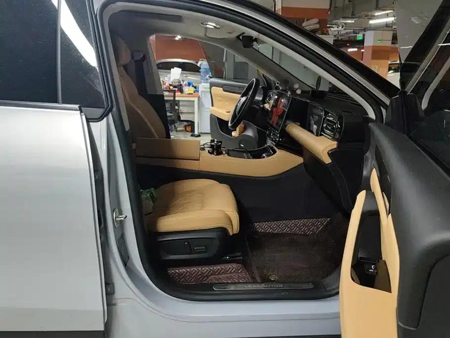 Leapmotor C11 2024 Range Extended 300 Premium Edition — миниатюра 8