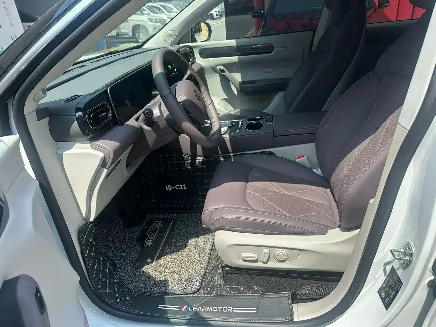 Leapmotor C11 2024 Range Extended 300 Premium Edition — миниатюра 17
