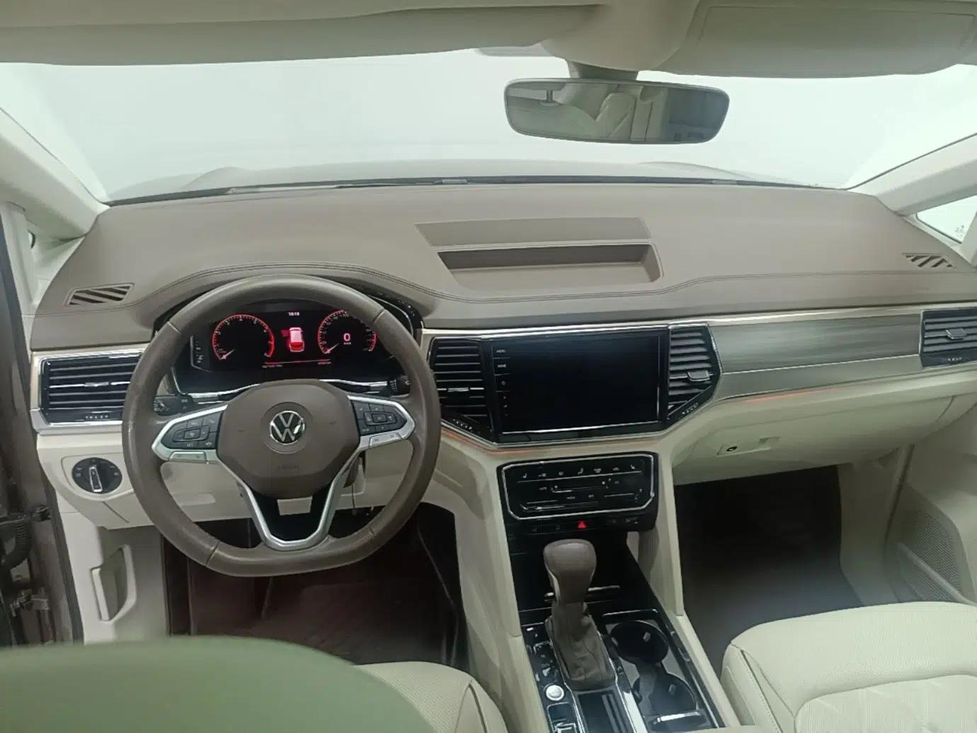 Volkswagen Viloran 2020 380TSI Prestige Edition — миниатюра 12