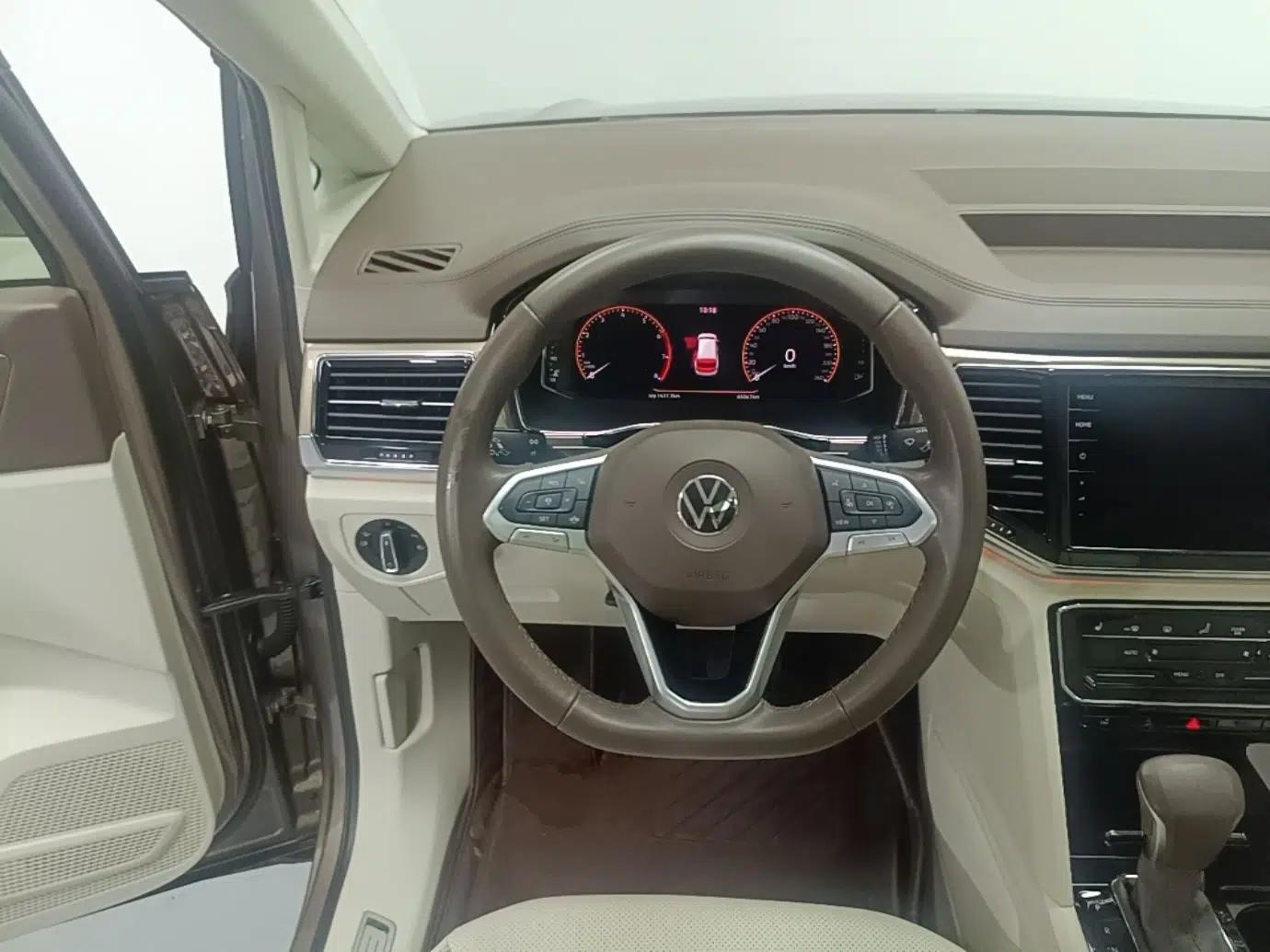 Volkswagen Viloran 2020 380TSI Prestige Edition — миниатюра 13