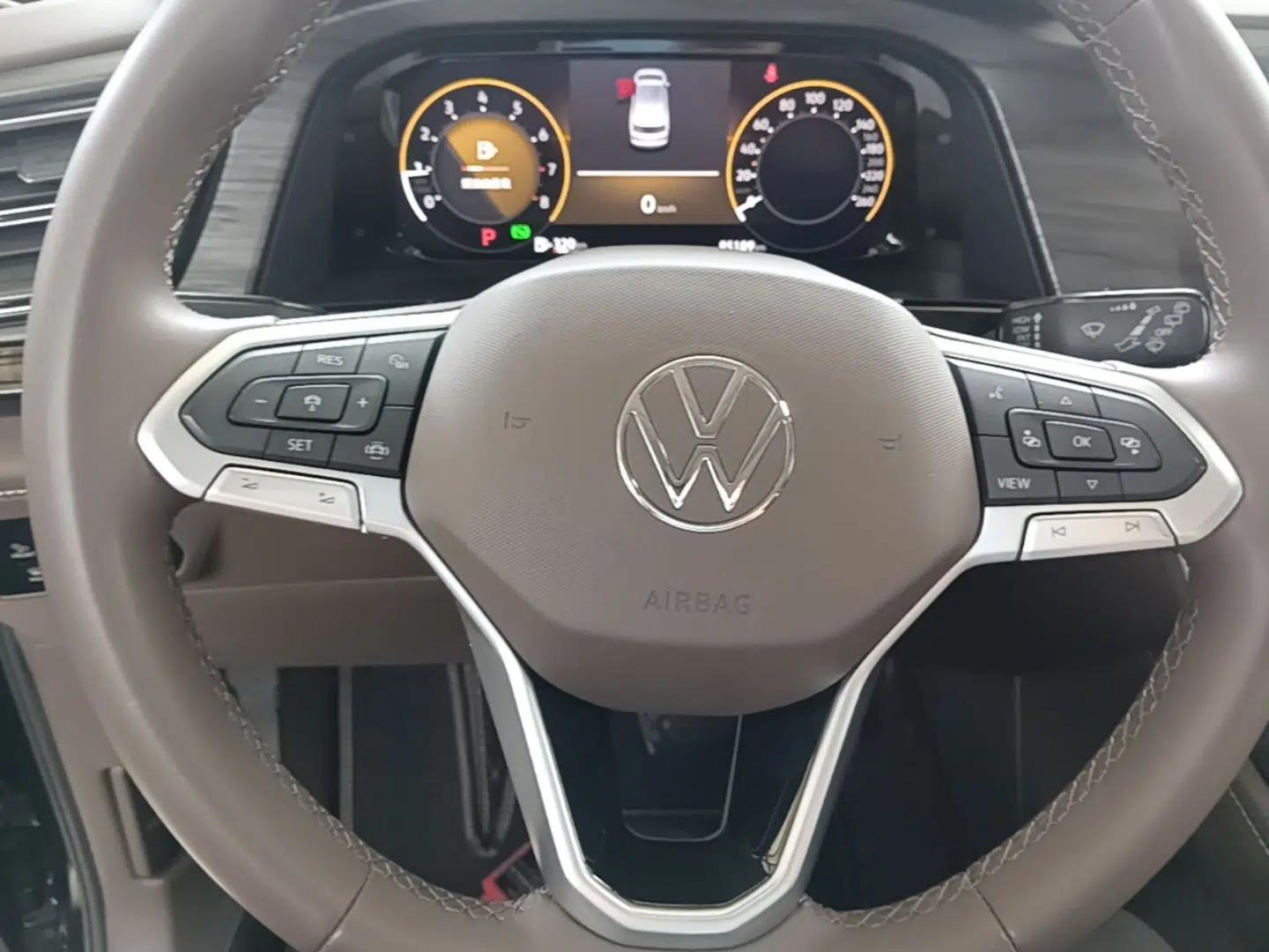 Volkswagen Viloran 2024 330TSI Luxury Edition — миниатюра 13