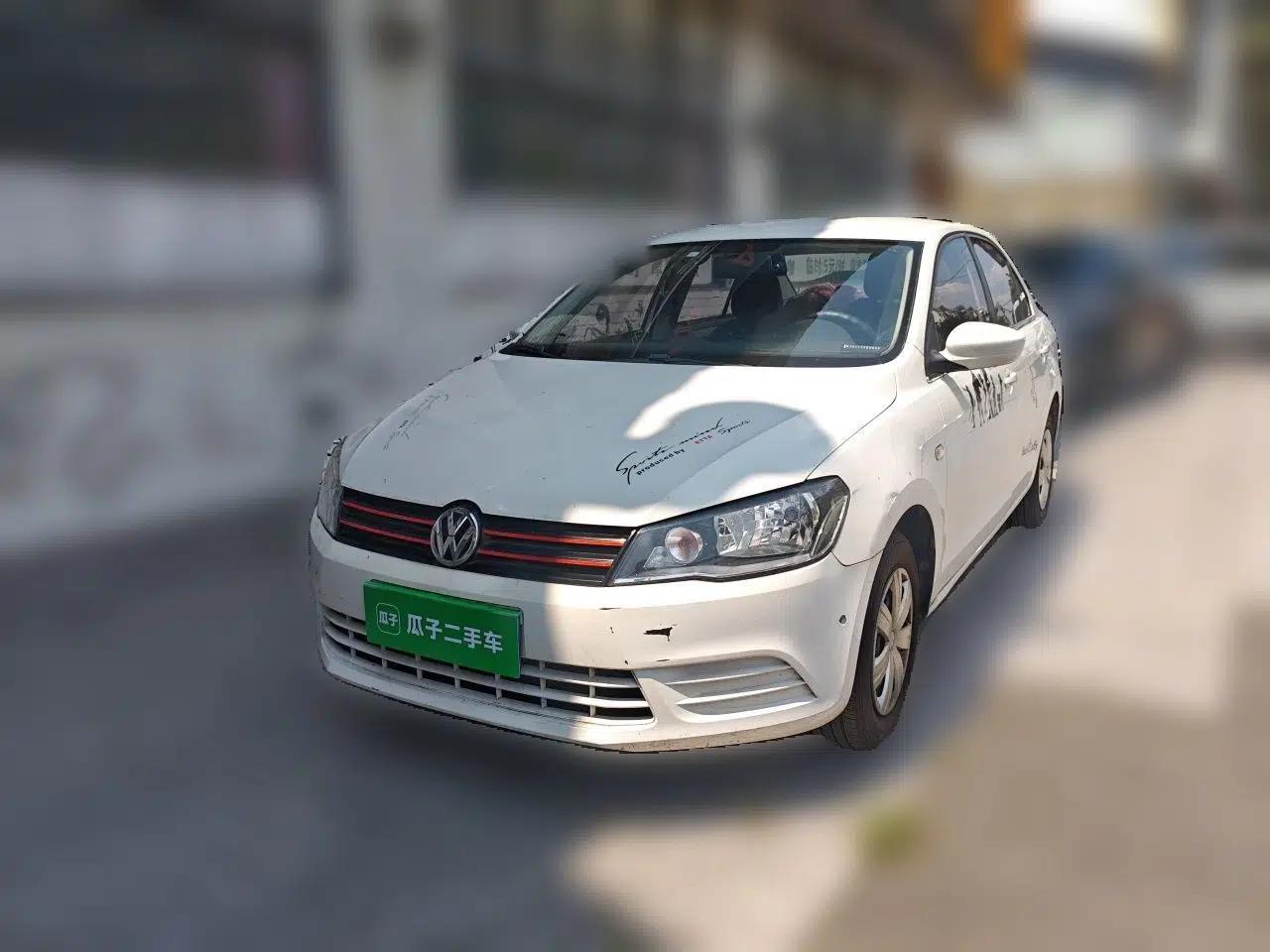 Volkswagen Jetta 2015 1.6L Manual Fashion Edition — миниатюра 1