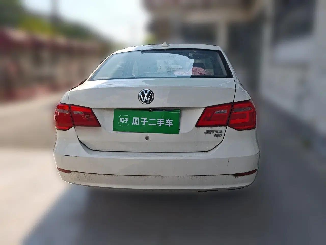 Volkswagen Jetta 2015 1.6L Manual Fashion Edition — миниатюра 5