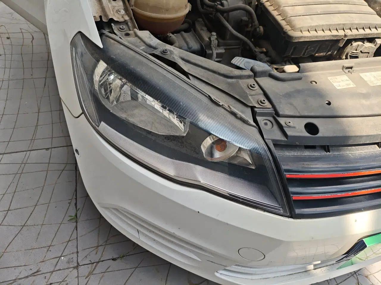 Volkswagen Jetta 2015 1.6L Manual Fashion Edition — миниатюра 7
