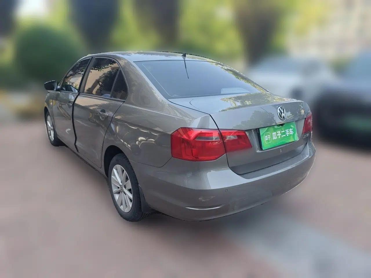 Volkswagen Jetta 2015 1.4L Manual Comfort Model — миниатюра 4