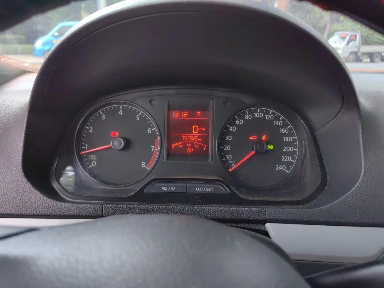 Volkswagen Jetta 2015 Value Edition 1.6L Automatic Comfort Version — миниатюра 11