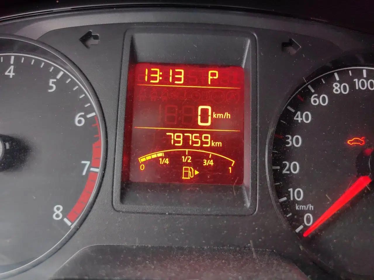 Volkswagen Jetta 2015 Value Edition 1.6L Automatic Comfort Version — миниатюра 12