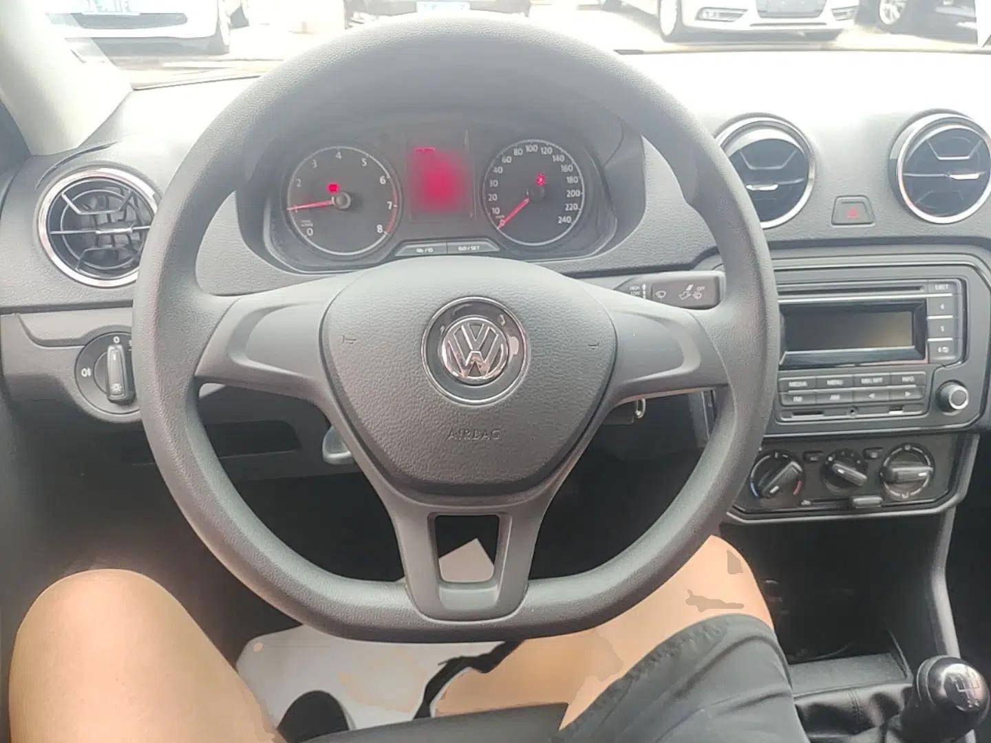 Volkswagen Jetta 2017 1.4L Manual Fashion Edition — миниатюра 13