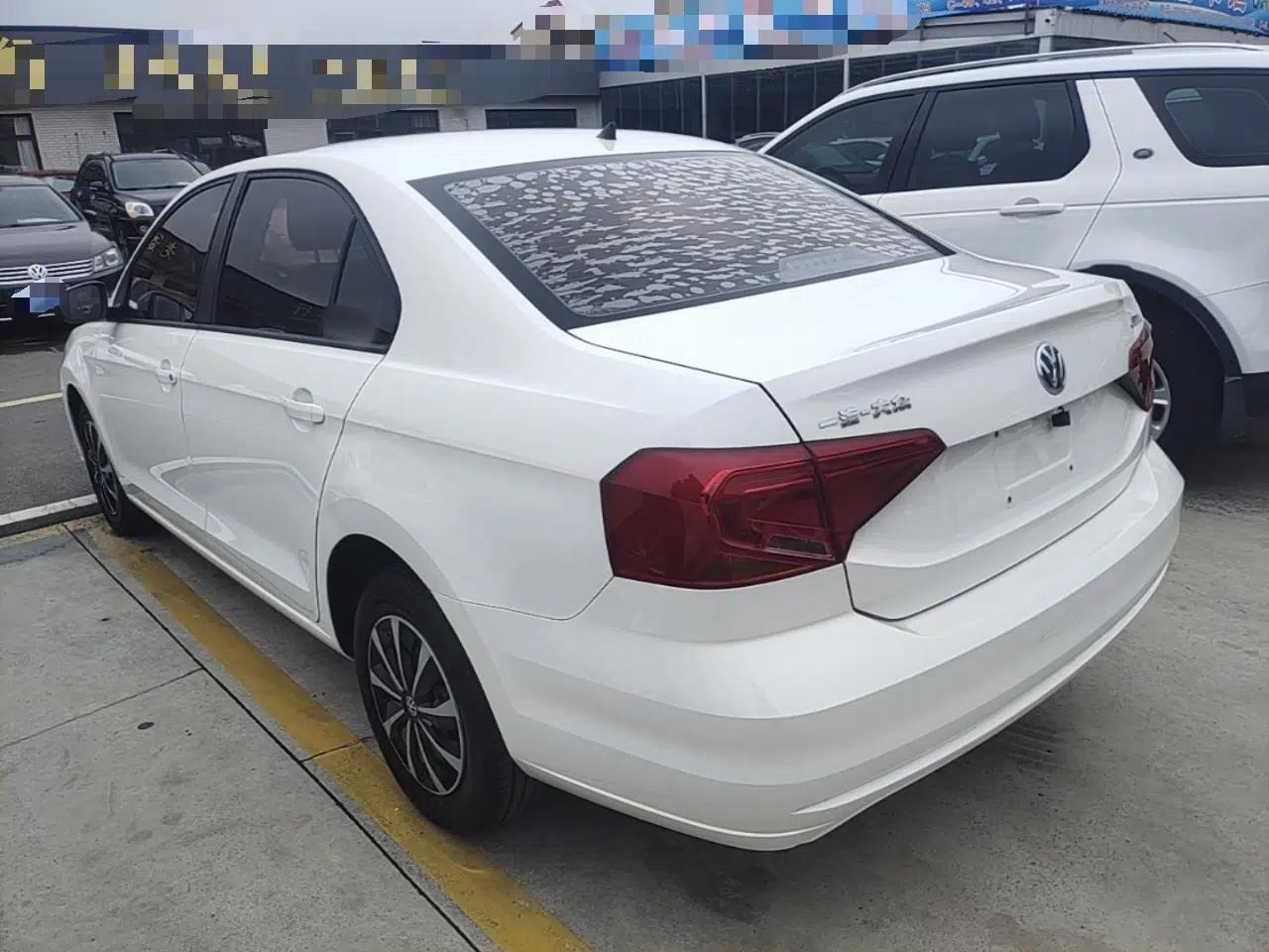 Volkswagen Jetta 2017 1.4L Manual Fashion Edition — миниатюра 4
