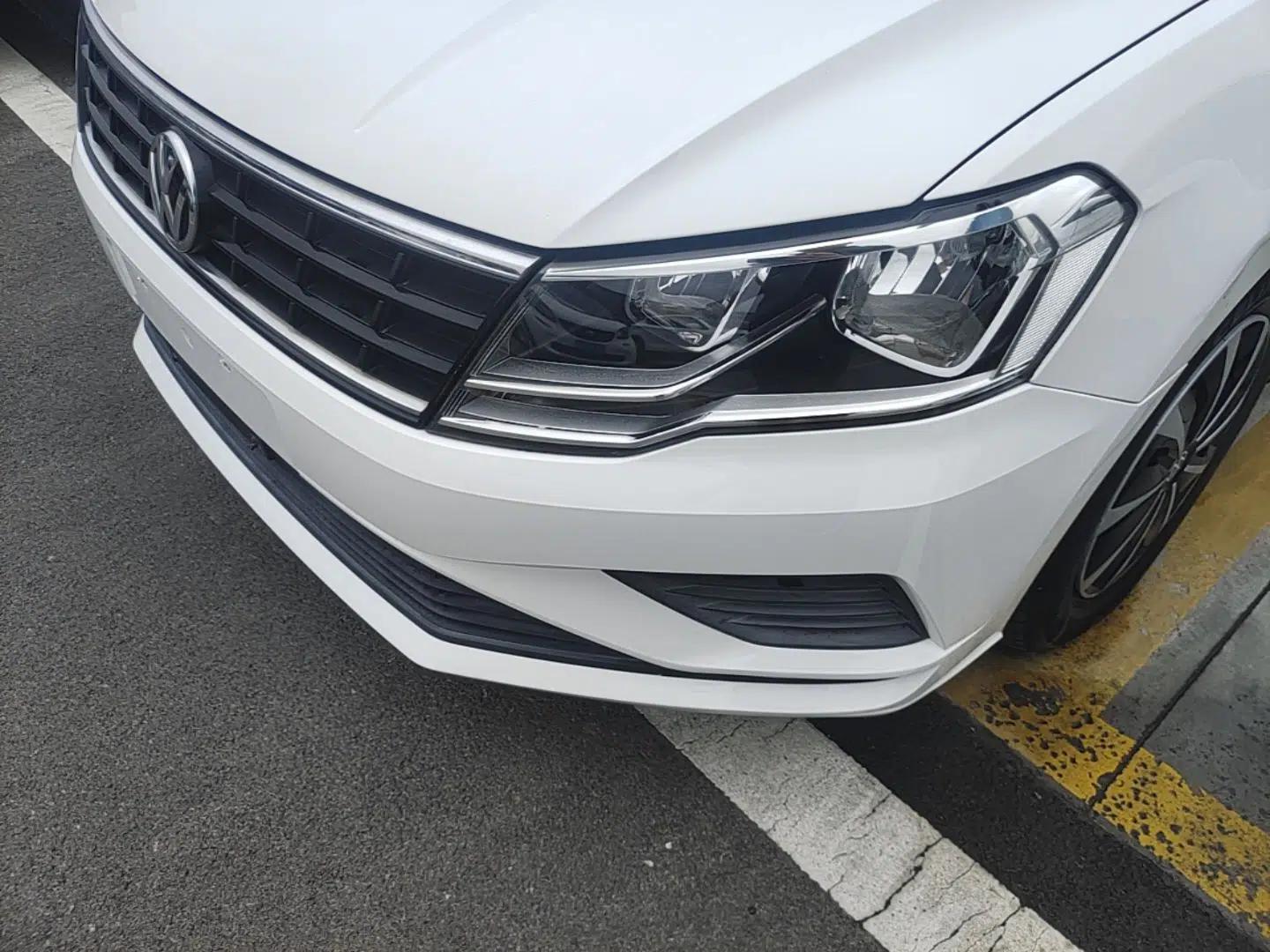 Volkswagen Jetta 2017 1.4L Manual Fashion Edition — миниатюра 8