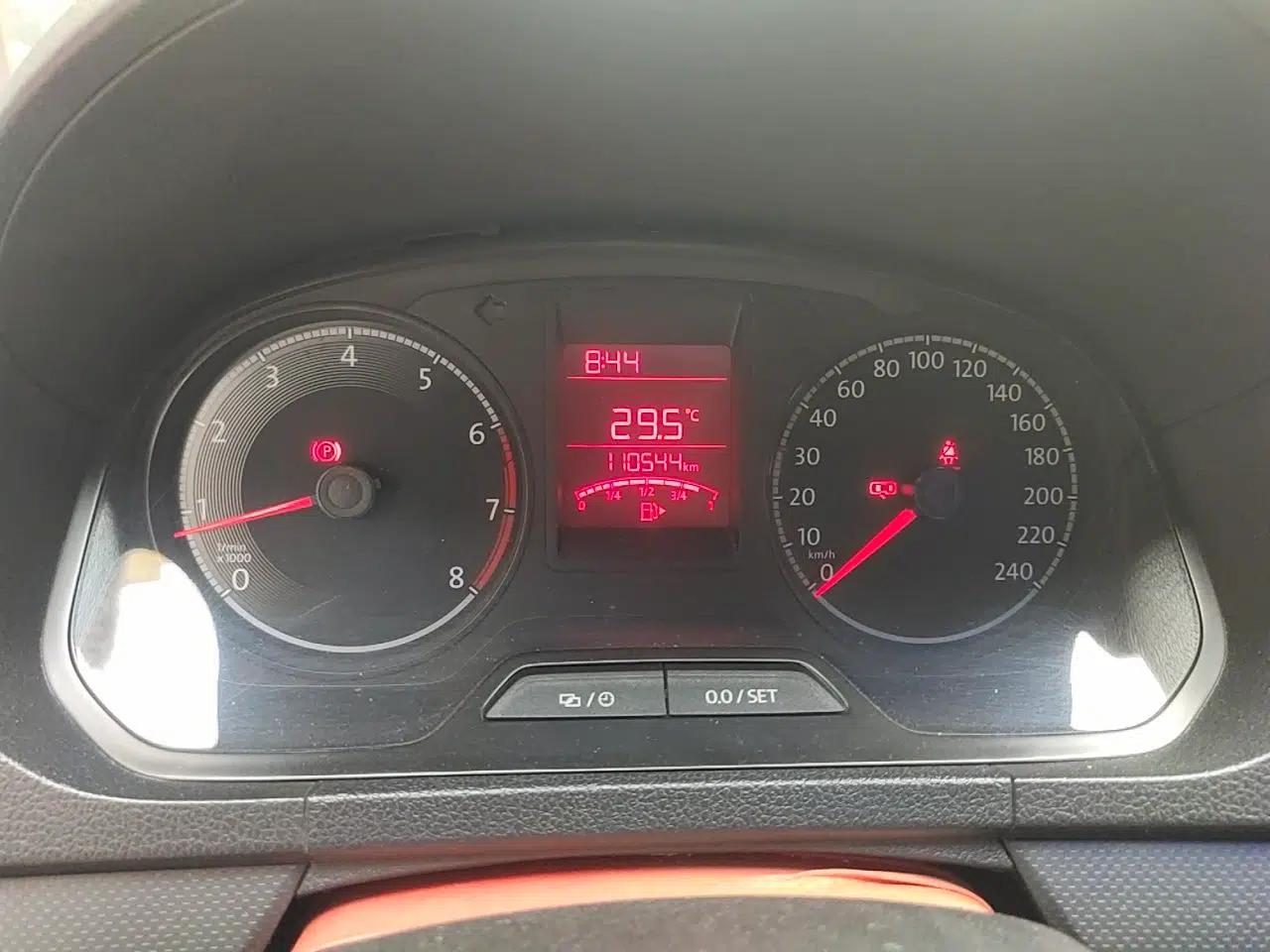 Volkswagen Jetta 2017 1.5L Manual Fashion Edition — миниатюра 12
