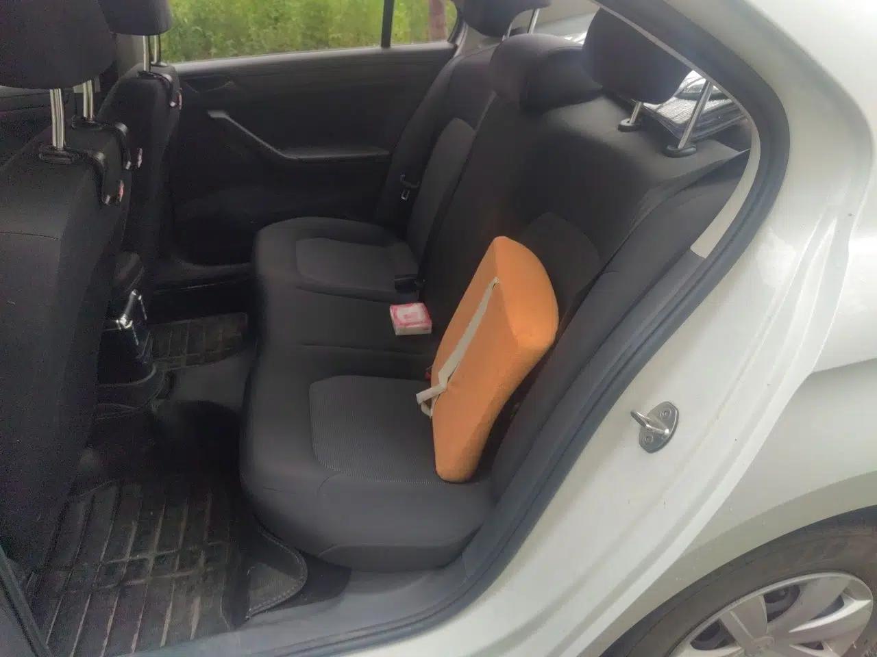 Volkswagen Jetta 2017 1.4L Manual Fashion Edition — миниатюра 17